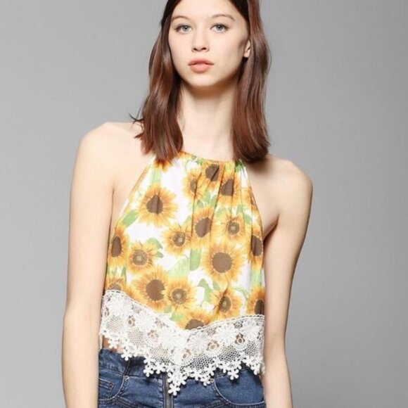 TELA Urban Outfitters sunflower print halter crop top lace  crochet hem - Picture 16 of 16